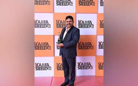 Sambhv Steel Tubes Ltd.董事长兼总经理Suresh Goyal荣获2024年AIIFA钢铁奖卓越市场占有率奖